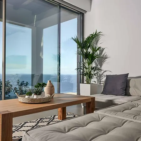 Alkyonides Feather *