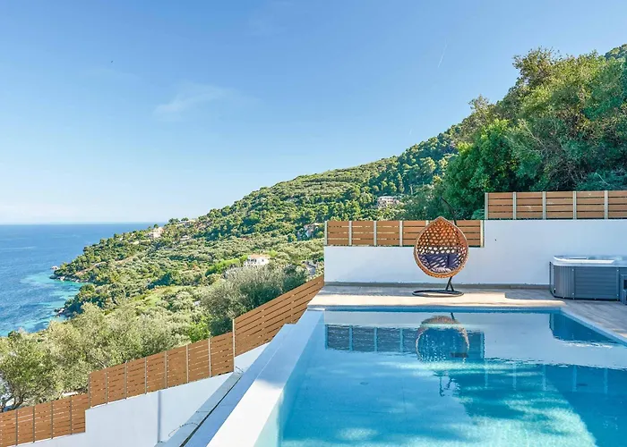 Вилла Alkyonides Feather Маратьяс